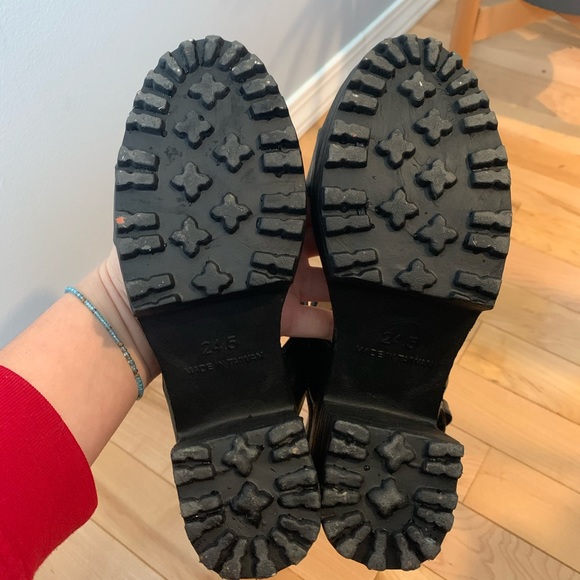 Chunky platform sandal heels in black - Picture 7 of 7